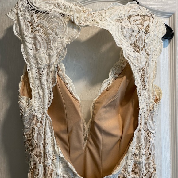 Jasz lace white dress. - Picture 3 of 6